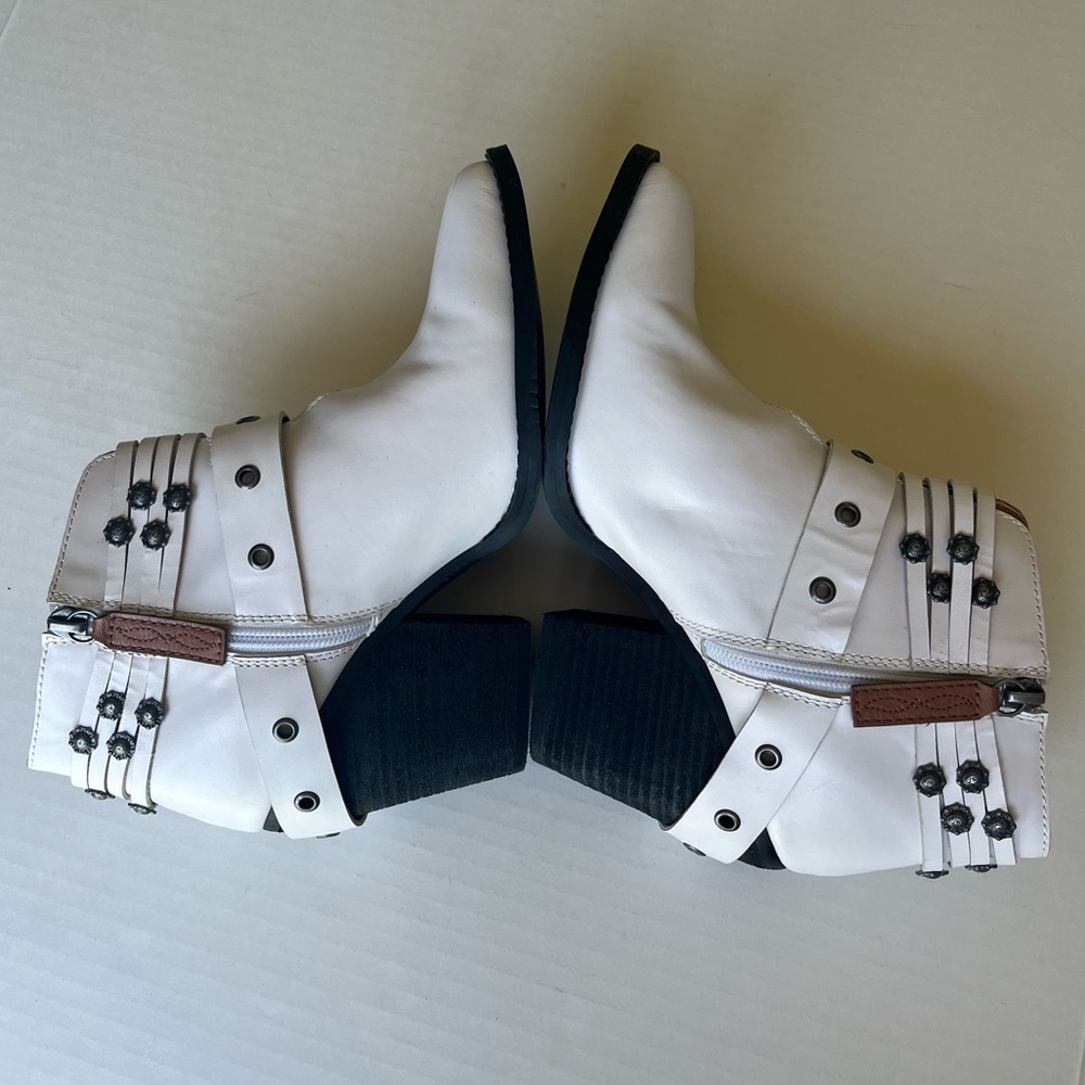 Dingo Born To Run White Leather Studded Buckle Ankle Heeled Cowgirl Boots DL242 - Picture 7 of 13